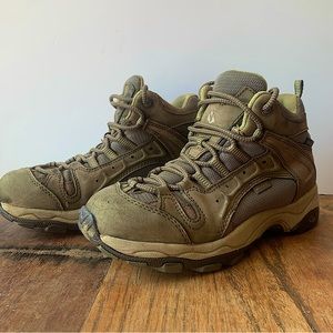 Vasque VST 7391 Goretex Waterproof Hiking Boots Shoes Green Gray Trail